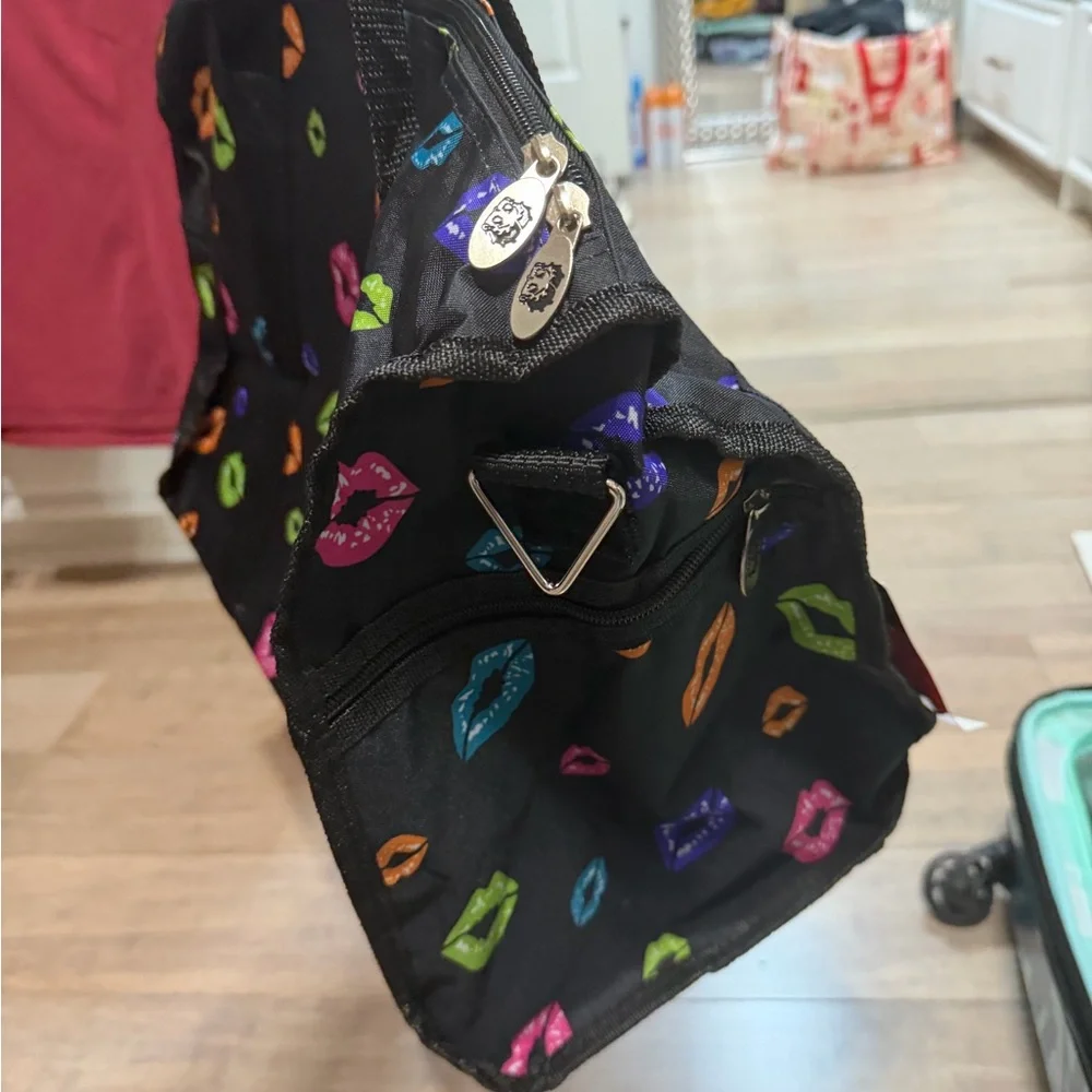 Betty Boop Black Multicolor Kiss-Print Tote - Picture 2 of 5